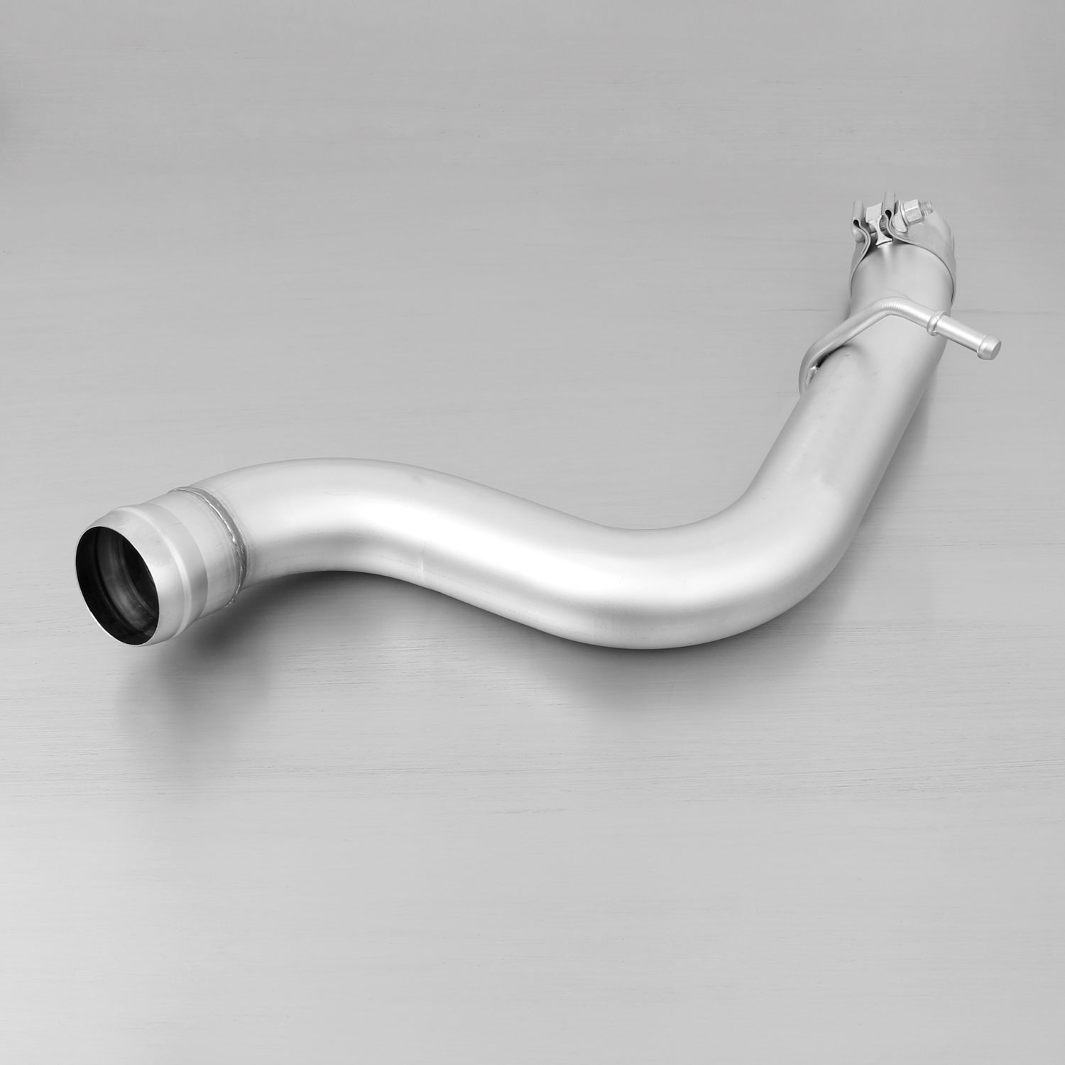 Rear Silencer Left/Right with Integrated valves using the OE valve control system with 4 Carbon tail pipes 102 mm angled/angled, Titanium internals Audi : TT Type 8S TTS 2.0 TFSI