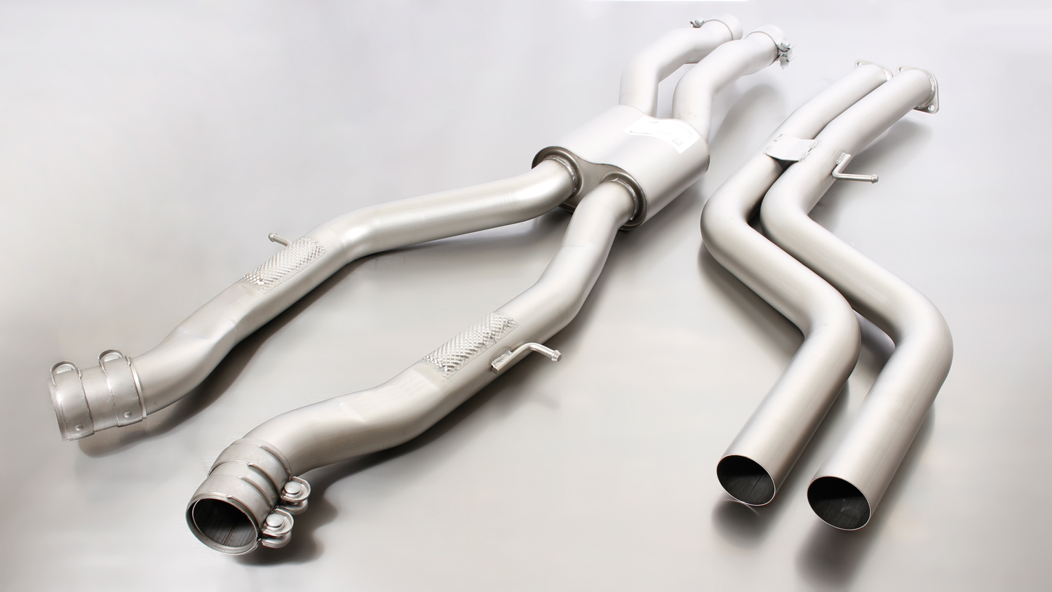Resonated Cat back System Left/Right with Integrated valves using the OE valve control system with 4 tail pipes 98 mm straight BMW : 4 Series F82 M4