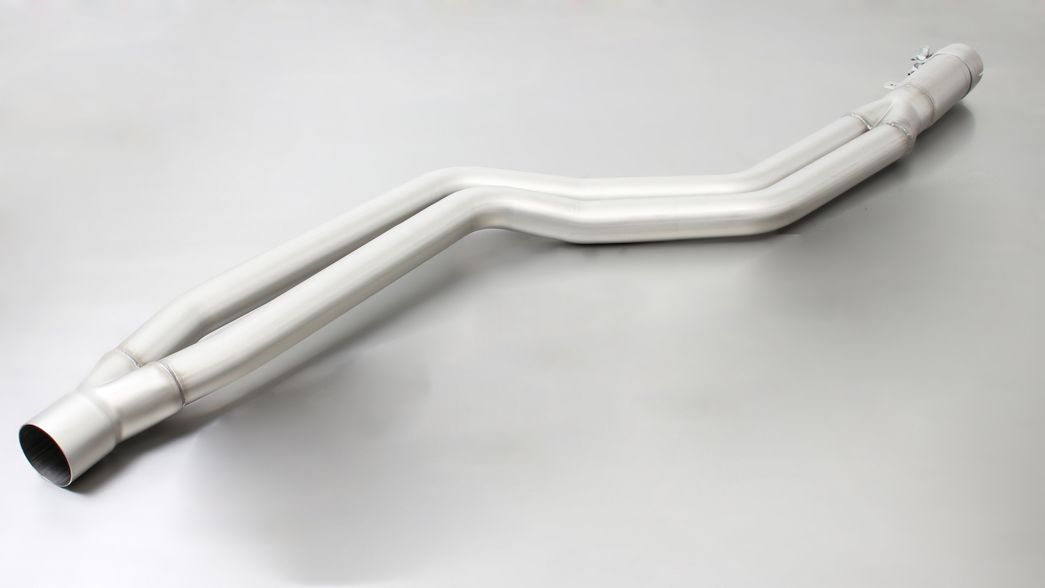 Resonated Cat back System Left/Right with Integrated valves using the OE valve control system with 2 tail pipes 102 mm angled BMW : 2 Series F22/F23 M240i